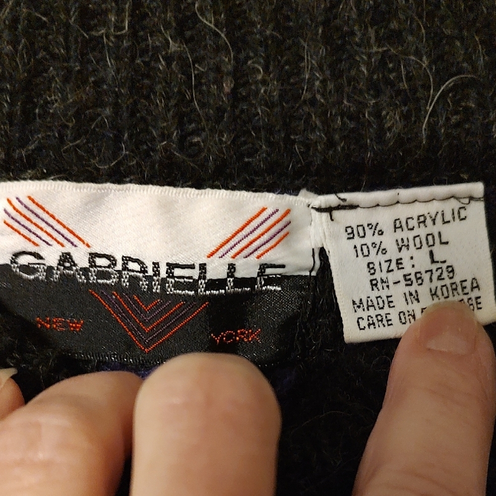 Gabrielle Crewneck Sweater with Ribbed Pattern - Picture 2 of 4